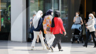 NEWS - Schweiz: Internationale Gäste und Touristen an der Bahnhofstrasse in Zürich