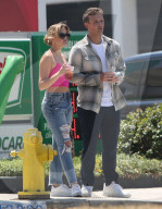 PREMIUM EXCLUSIVE Ava Phillippe and Owen Mahoney for lunch date