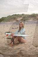 Alys Barton surfer