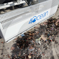 FEATURE - Strandreinigungsroboter sammelt auch kleinste Müllteile
 auf