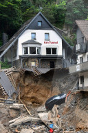 NEWS - Schäden nach Hochwasser-Katastrophe an der Ahr