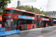 NEWS - London macht sich hässlich: Neuer Kunsthügel am Marble Arch