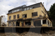 NEWS - Jahrhundertflut Deutschland: Aufräumarbeiten im Ahrtal