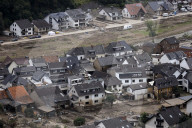 NEWS - Jahrhundertflut Deutschland: Aufräumarbeiten im Ahrtal