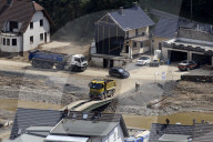 NEWS - Jahrhundertflut Deutschland: Aufräumarbeiten im Ahrtal