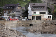 NEWS - Jahrhundertflut Deutschland: Aufräumarbeiten im Ahrtal