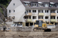 NEWS - Jahrhundertflut Deutschland: Aufräumarbeiten im Ahrtal