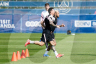 FUSSBALL - Lionel Messi und Neymar beim Training von Paris Saint Germain
