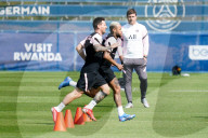 FUSSBALL - Lionel Messi und Neymar beim Training von Paris Saint Germain
