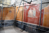 FEATURE - Ein römisches Schnellrestaurant in der antiken Stadt Pompeji hat zum ersten Mal seit fast 2000 Jahren wieder geöffnet 