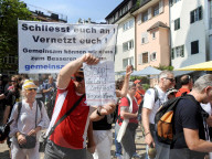 NEWS - Coronavirus: Demonstration der Massnahmenkritiker «Freiheitstrychler» in Olten