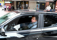 NEWS -  New Yorks Gouverneur Andrew Cuomo verlässt sein Büro in der Innenstadt