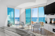 PEOPLE - Paris Hilton hat ein zweistöckiges Strandhaus in Malibu für 8,4 Millionen Dollar gekauft