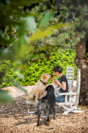 PORTRAIT - Francine Jordi besucht Tierheim in Gossau (Juli 2021)