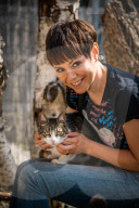 PORTRAIT - Francine Jordi besucht Tierheim in Gossau (Juli 2021)