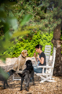 PORTRAIT - Francine Jordi besucht Tierheim in Gossau (Juli 2021)