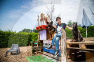 PORTRAIT - Francine Jordi besucht Tierheim in Gossau (Juli 2021)