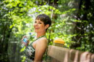 PORTRAIT - Francine Jordi besucht Tierheim in Gossau (Juli 2021)