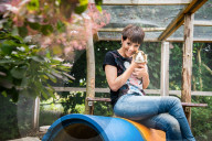PORTRAIT - Francine Jordi besucht Tierheim in Gossau (Juli 2021)
