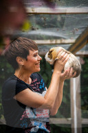 PORTRAIT - Francine Jordi besucht Tierheim in Gossau (Juli 2021)