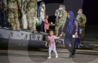 NEWS - Ankunft afghanischer Flüchtlinge auf der U.S. Naval Air Station Sigonella in Italien