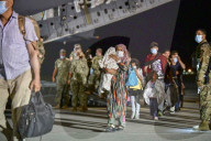 NEWS - Ankunft afghanischer Flüchtlinge auf der U.S. Naval Air Station Sigonella in Italien
