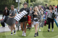 NEWS - Festivalbesucher treffen in Scharen zum Reading Festival am Wochenenden in Berkshire ein
