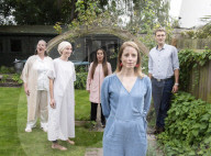A performance for Ceinwen Giles, founder of the SHINE cancer charity from the cast of Hopes & Fears who perform a duet and two arias from the work at her house in Lewisham, London, Great Britain 
Performance 
27th August 2021