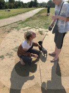FEATURE - Mensch und Tier: Hund Lexie heilt Molly Anderton von Depression und Essstörung