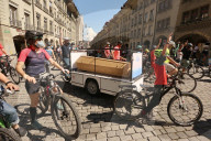 NEWS - Bern: Bestattervelo am Fahrrad-Festival