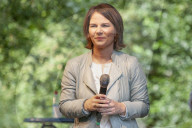 NEWS - Wahlveranstaltung der GrÃ¼nen mit Kanzlerkandidatin Annalena Baerbock in Rostock