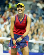TENNIS - Die 17-jährige Britin Emma Raducanu erreicht das Finale der US Open
