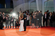 PEOPLE - Filmfestival Venedig: Jennifer Lopez und Ben Affleck auf dem roten Teppich von "Das letzte Duell" 