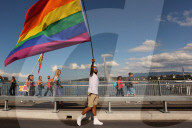 NEWS - Tausende an Pride-Marsch in Genf
