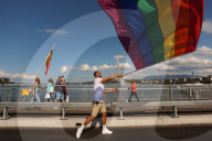 NEWS - Tausende an Pride-Marsch in Genf