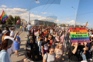 NEWS - Tausende an Pride-Marsch in Genf