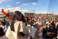 NEWS - Tausende an Pride-Marsch in Genf