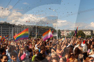 NEWS - Tausende an Pride-Marsch in Genf