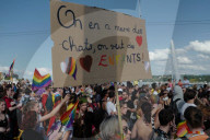 NEWS - Tausende an Pride-Marsch in Genf