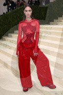 PEOPLE - Stars in Design-Kleidern an der Met-Gala in NYC