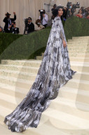 PEOPLE - Stars in Design-Kleidern an der Met-Gala in NYC