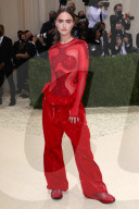PEOPLE - Stars in Design-Kleidern an der Met-Gala in NYC