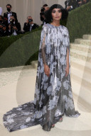 PEOPLE - Stars in Design-Kleidern an der Met-Gala in NYC