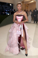 PEOPLE - Stars in Design-Kleidern an der Met-Gala in NYC