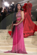 PEOPLE - Stars in Design-Kleidern an der Met-Gala in NYC
