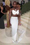 PEOPLE - Stars in Design-Kleidern an der Met-Gala in NYC