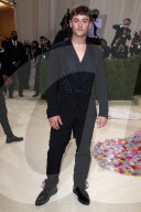 PEOPLE - Stars in Design-Kleidern an der Met-Gala in NYC