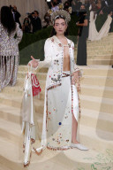 PEOPLE - Stars in Design-Kleidern an der Met-Gala in NYC