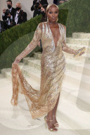 PEOPLE - Stars in Design-Kleidern an der Met-Gala in NYC