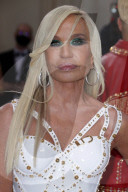 PEOPLE - Stars in Design-Kleidern an der Met-Gala in NYC